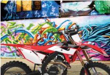 Pourquoi décorer sa motocross ? Décorer sa motocross avec un kit déco