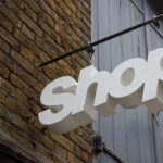 Choisir la bonne enseigne pour sa boutique Comment bien utiliser son enseigne pour sa boutique